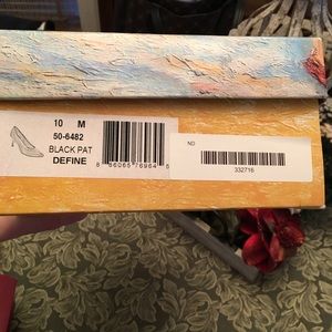 Ladies black pat heels